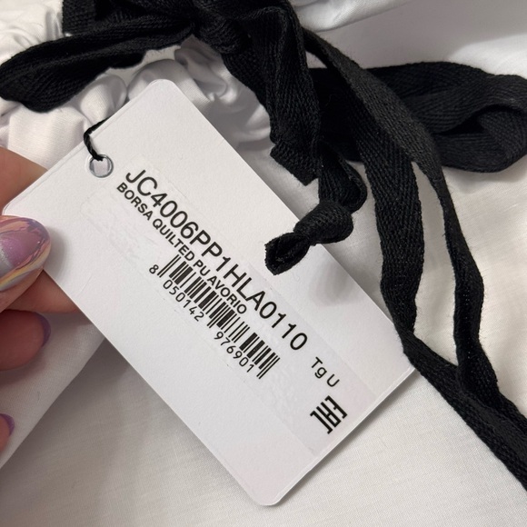 NWT Love Moschino Cream Quilted Borsa Tote & Gold Chain Handles(with dust bag) - Picture 16 of 16